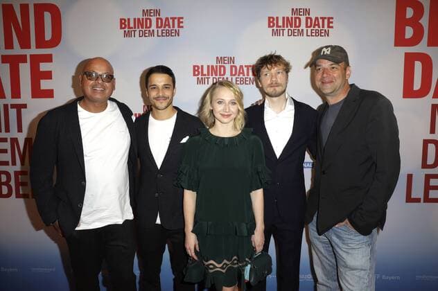 Saliya Kahawatte, Kostja Ullmann, Anna Maria Mühe, Jacob Matschenz und Regisseur Marc Rothemund bei der Premiere des Kinofilms Mein Blind Date mit dem Leben im Kino in der Kulturbrauerei. Berlin, 18.01.2017 Foto:xS.xGabschx xFuturexImage