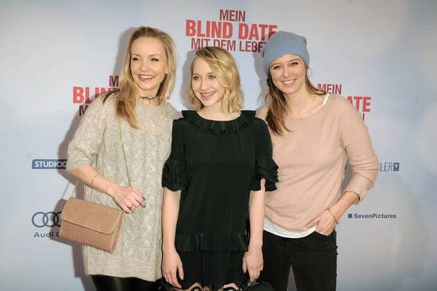 Neue Mode Kollektion POMPOEOES by Chanel21 Anna Maria Muehe, Janin Reinhardt, Nina Eichinger Berlin Premiere Mein Blind Date mit dem Leben im Kino der Kulturbrauerei in Berlin, am 17.01.2016