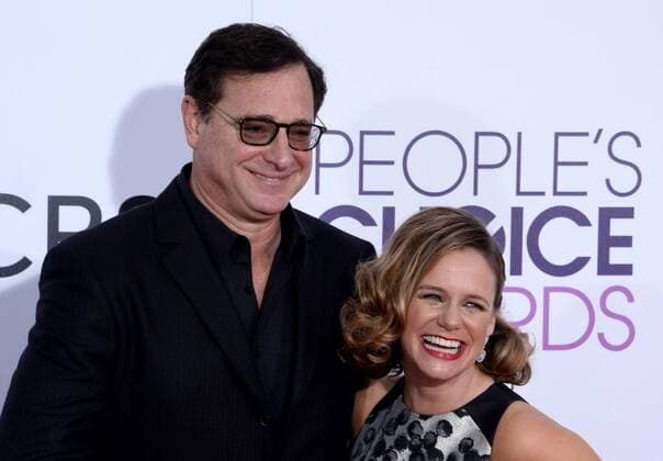 (L-R) Actors Bob Saget and Andrea Barber attend the 43rd annual People s Choice Awards at the Microsoft Theater in Los Angeles on January 18, 2017.  LAP20170118063 JIMxRUYMEN