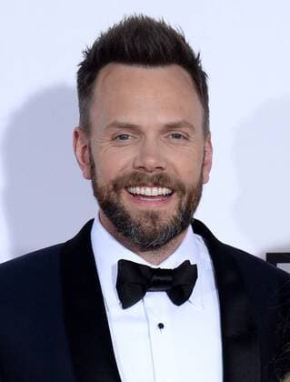 Host Joel McHale attends the 43rd annual People s Choice Awards at the Microsoft Theater in Los Angeles on January 18, 2017.  LAP20170118078 JIMxRUYMEN