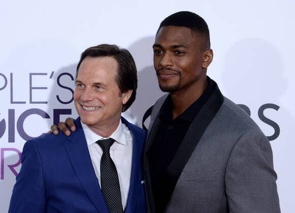 Actors Bill Paxton (L) and Justin Cornwell attend the 43rd annual People s Choice Awards at the Microsoft Theater in Los Angeles on January 18, 2017.  LAP20170118121 JIMxRUYMEN