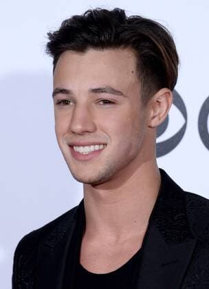 Internet personality Cameron Dallas attends the 43rd annual People s Choice Awards at the Microsoft Theater in Los Angeles on January 18, 2017.  LAP20170118208 JIMxRUYMEN