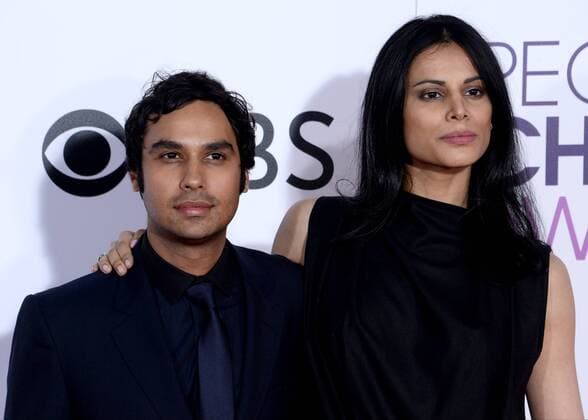 Actor Kunal Nayyar (L) and Neha Kapur attend the 43rd annual People s Choice Awards at the Microsoft Theater in Los Angeles on January 18, 2017.  LAP20170118244 JIMxRUYMEN