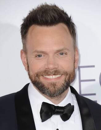 January 18, 2017 - Hollywood, California, U.S. - Joel McHale attends The 43rd People s Choice Awards - Arrivals held at the Microsoft Theater L.A. Live in Los Angeles, California on January 18, 2017. 2017 Hollywood U.S. - ZUMAl86_ 20170118_zaf_l86_024