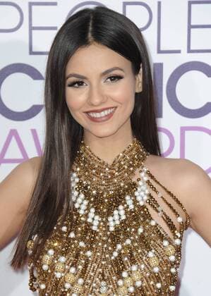 January 18, 2017 - Hollywood, California, U.S. - Victoria Justice attends The 43rd People s Choice Awards - Arrivals held at the Microsoft Theater L.A. Live in Los Angeles, California on January 18, 2017. 2017 Hollywood U.S. - ZUMAl86_ 20170118_zaf_l86_114