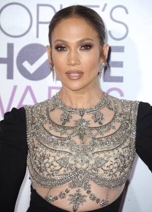January 18, 2017 - Hollywood, California, U.S. - Jennifer Lopez attends The 43rd People s Choice Awards - Arrivals held at the Microsoft Theater L.A. Live in Los Angeles, California on January 18, 2017. 2017 Hollywood U.S. - ZUMAl86_ 20170118_zaf_l86_124