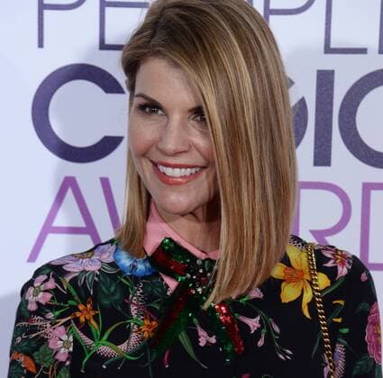 Actress Lori Loughlin attends the 43rd annual People s Choice Awards at the Microsoft Theater in Los Angeles on January 18, 2017.  LAP20170118811 JIMxRUYMEN