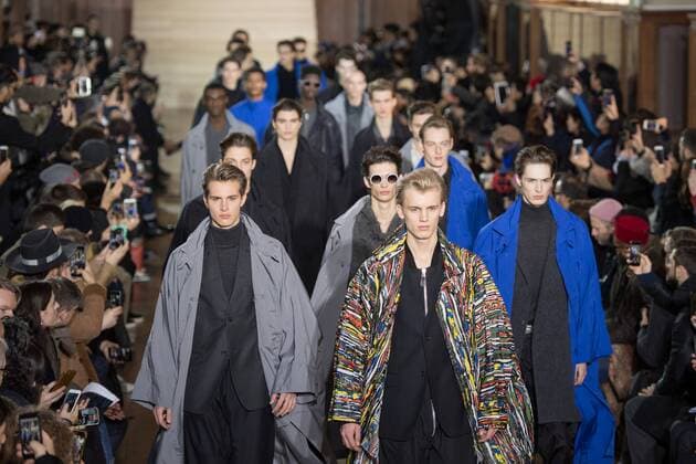(170119) -- PARIS, Jan. 19, 2017 -- Models present creations by Issey Miyake during the Men s Fashion Week for the Fall Winter 2017 2018 collection in Paris, France on Jan. 19, 2017. )(zhf) FRANCE-PARIS-FASHION WEEK-MEN-ISSEY MIYAKE ChenxYichen 