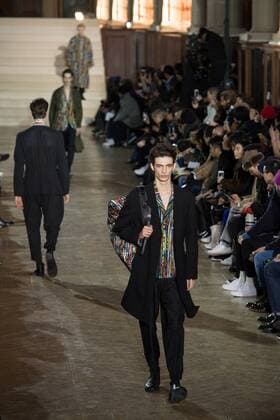 (170119) -- PARIS, Jan. 19, 2017 -- Models present creations by Issey Miyake during the Men s Fashion Week for the Fall Winter 2017 2018 collection in Paris, France on Jan. 19, 2017. )(zhf) FRANCE-PARIS-FASHION WEEK-MEN-ISSEY MIYAKE ChenxYichen 