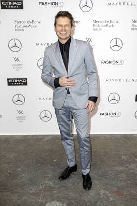 Roman Knizka bei der Vladimir Karaleev Fashion Show auf der Mercedes-Benz Fashion Week Berlin Autumn Winter 2017. Berlin, 19.01.2017 Foto:xS.xGabschx xFuturexImage