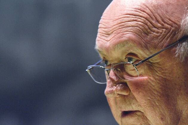 January 18, 2017 - Dublin, Ireland - Nobel Peace Prize winner and former South African President, FW de Klerk, addresses the Trinity College Law Society after he was presented with the Praeses Elit Award as a recognition of his key role in ending apartheid and his outstanding contribution to reconciliation in South Africa..On Wednesday, 18 January 2017, in Dublin, Ireland. Dublin Ireland  - ZUMAn230 20170118_zaa_n230_313