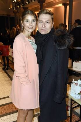 Cathy Hummels und Dawid Tomaszewski bei der Marina Hoermanseder Fashion Show auf der Mercedes-Benz Fashion Week Berlin Autumn Winter 2017. Berlin, 19.01.2017 Foto:xF.xKernx xFuturexImage