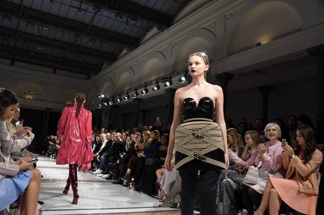 Model bei der Marina Hoermanseder Fashion Show auf der Mercedes-Benz Fashion Week Berlin Autumn Winter 2017. Berlin, 19.01.2017 Foto:xF.xKernx xFuturexImage