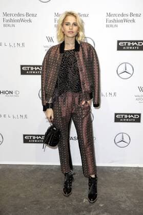 Caro Daur bei der Dawid Tomaszewski Fashion Show auf der Mercedes-Benz Fashion Week Berlin Autumn Winter 2017. Berlin, 19.01.2017 Foto:xS.xGabschx xFuturexImage