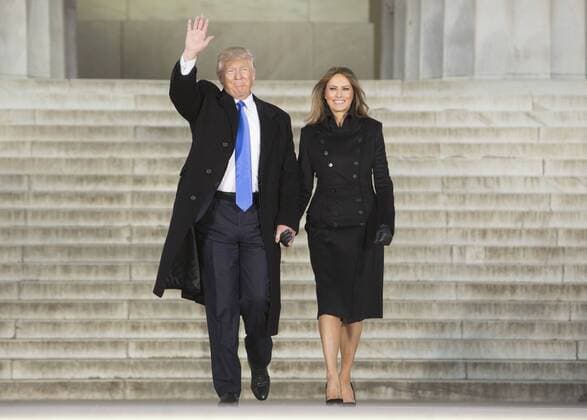 Amtseinführung von Donald Trump: Willkommenskonzert am Lincoln Memorial President-elect of The United States Donald J. Trump and wife Melania arrive at the Make America Great Again Welcome Celebration concert at the Lincoln Memorial in Washington, DC, January 19, 2017. The inauguration is January 20. Pool  WAX20170119230 CHRISxKLEPONIS