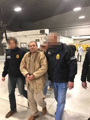 Mexiko liefert Joaquin El Chapo Guzman an die USA aus January 19, 2017 - Ciudad Juarez, Chihuahua, MEXICO - Joaquin Guzman Loera, the drug lord and chieftain of the Sinaloa cartel known as El Chapo, was extradited to the United States on Thursday January 19, 2017 and flown from a jail in Ciudad Juarez, Mexico to Long Island MacArthur Airport in Islip, New York to face numerous charges. PGR PRENSA INTERNATIONAL Ciudad Juarez MEXICO - ZUMAp124 20170119_zaa_p124_008