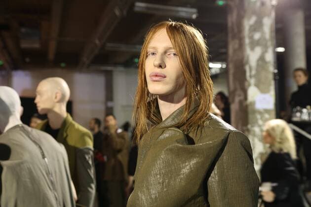 Paris Fashion Week - Rick Owens Modenschau defile mode masculine rick owens CELEBRITES : Fashion Week Mode Masculine - Rick Owens Collection Automne Hiver - Paris - 19 01 2017 stephanechemin panoramic 