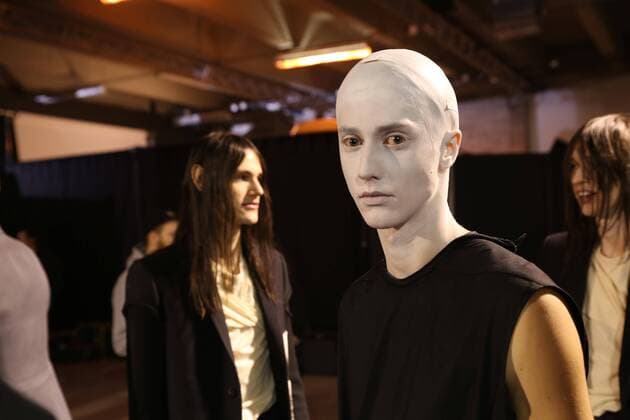 Paris Fashion Week - Rick Owens Modenschau defile mode masculine rick owens CELEBRITES : Fashion Week Mode Masculine - Rick Owens Collection Automne Hiver - Paris - 19 01 2017 stephanechemin panoramic 