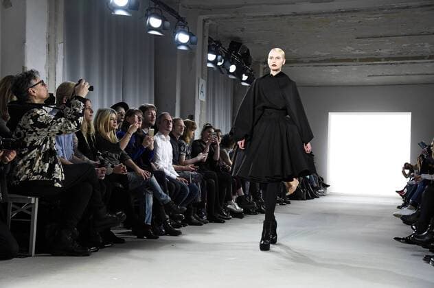 Model bei der I VR Isabel Vollrath Fashion Show auf der Mercedes-Benz Fashion Week Berlin Autumn Winter 2017. Berlin, 20.01.2017 Foto:xF.xKernx xFuturexImage