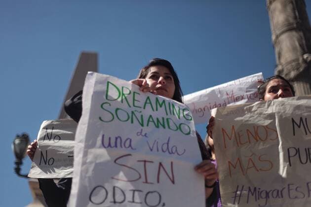 Protestors demonstrate against Donald J. Trump s inauguration as 45th President of the United States in front of the US Embassy in Mexico City, Mexico, 20 January 2017. EFE Sashenka Gutierrez PROTEST IN MEXICO AGAINST DONALD TRUMP S INAUGURATION !ACHTUNG: NUR REDAKTIONELLE NUTZUNG!  MEX001 20170120-636205389959920934
