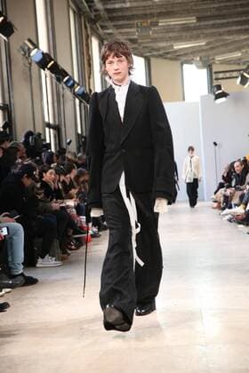Paris Fashion Week, Modenschau ANN DEMEULEMEESTER - Paris, Frankreich - 20 01 2017 stephanechemin panoramic 