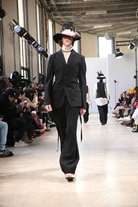 Paris Fashion Week, Modenschau ANN DEMEULEMEESTER - Paris, Frankreich - 20 01 2017 stephanechemin panoramic 
