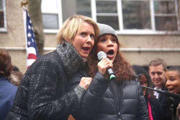 January 21, 2017 - New York, New York, U.S. - CYNTHIA NIXON, ROSIE PEREZ attend the Women s March on New York City .January 21, 2017.Photos by , Photos Inc.2017 New York U.S. - ZUMAms4_ 20170121_zaf_ms4_003