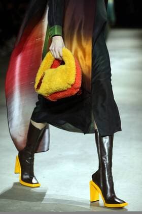 A model takes to the catwalk during the presentation of Kenzo s show as part of the Fall-Winter 2017-18 fashion collections in Paris on January 22, 2017.  PAR20170122109 MAYAxVIDON-WHITE