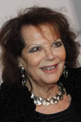 Paris Fashion Week - Lingerie Mon Amour Modenschau Claudia Cardinale CELEBRITES : Defile Lingerie mon Amour - Paris - 22 01 2017 MichaelBaucher Panoramic 
