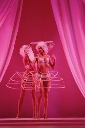 Paris Fashion Week - Lingerie Mon Amour Modenschau Defile Lingerie mon Amour CELEBRITES : Defile Lingerie mon Amour - Paris - 22 01 2017 MichaelBaucher Panoramic 