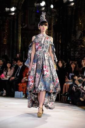 France: Yumi Katsura show A mode walk the catwalk of Yumi Katsura show at Paris fashion week haute Couture SS 2017.  GaetanoxPiazzolla