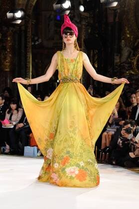 France: Yumi Katsura show A mode walk the catwalk of Yumi Katsura show at Paris fashion week haute Couture SS 2017.  GaetanoxPiazzolla