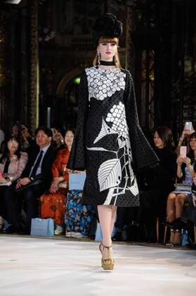 France: Yumi Katsura show A mode walk the catwalk of Yumi Katsura show at Paris fashion week haute Couture SS 2017.  GaetanoxPiazzolla