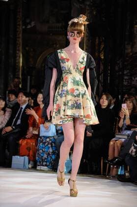 France: Yumi Katsura show A mode walk the catwalk of Yumi Katsura show at Paris fashion week haute Couture SS 2017.  GaetanoxPiazzolla