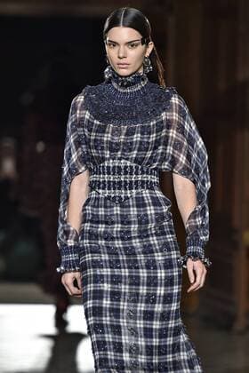 215001 Marineau Starface 2017-01-23 Paris France Paris Fashion Week 2017. Défilé Haute Couture Givenchy. Paris Fashion Week 2017. Haute Couture Fashion Show Givenchy. Givenchy, spring-summer 2017 Paris, France Editorial use only Jenner, Kendall  Copyright: xMarineaux STAR_215001_004