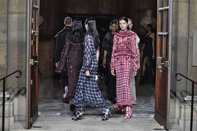 215001 Marineau Starface 2017-01-23 Paris France Paris Fashion Week 2017. Défilé Haute Couture Givenchy. Paris Fashion Week 2017. Haute Couture Fashion Show Givenchy. Givenchy, spring-summer 2017 Paris, France Editorial use only _sans_perso  Copyright: xMarineaux STAR_215001_030