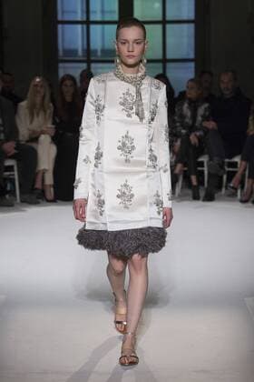 215004 Marineau Starface 2017-01-23 Paris France Paris Fashion week. Defile Haute Couture Printemps ete 2017 Giambattista Valli. Giambattista Valli , Couture, spring-summer 2017 Paris, France Paris Fashion Week 2017. Haute Couture Fashion Show Giambattista Valli. Editorial use only _sans_perso  Copyright: xMarineaux STAR_215004_006