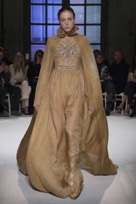 215004 Marineau Starface 2017-01-23 Paris France Paris Fashion week. Defile Haute Couture Printemps ete 2017 Giambattista Valli. Giambattista Valli , Couture, spring-summer 2017 Paris, France Paris Fashion Week 2017. Haute Couture Fashion Show Giambattista Valli. Editorial use only _sans_perso  Copyright: xMarineaux STAR_215004_038