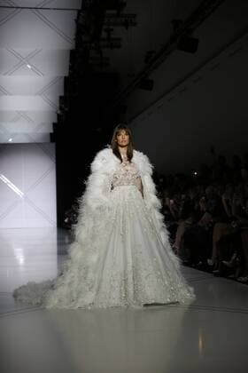 Fashion Week Haute couture - Ralf et Russo - Paris - 23 01 2017 Alessandra Ambrosio CELEBRITES : Fashion Week Haute couture - Ralph et Russo - Paris - 23 01 2017 STEPHANEChemin panoramic 