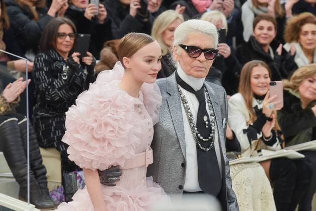 215015 Serge Arnal Starface 2017-01-24 France Paris Fashion week. Defile Haute Couture Printemps ete 2017. CHANEL. People. Lagerfeld, Karl; Depp-Paradis, Lily Rose  Copyright: xSergexArnalx xStarfacex STAR_215015_069