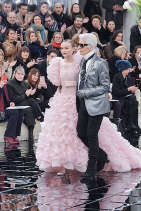215015 Serge Arnal Starface 2017-01-24 France Paris Fashion week. Defile Haute Couture Printemps ete 2017. CHANEL. People. Lagerfeld, Karl; Depp-Paradis, Lily Rose  Copyright: xSergexArnalx xStarfacex STAR_215015_075