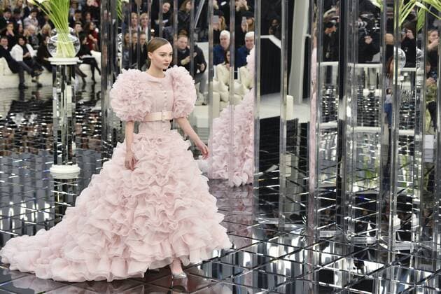 215020 Valentin Paoli Starface 2017-01-24 Paris France Defile Haute Couture Printemps ete 2017. Chanel Depp-Paradis, Lily Rose  Copyright: xValentinxPaolix xStarfacex STAR_215020_068