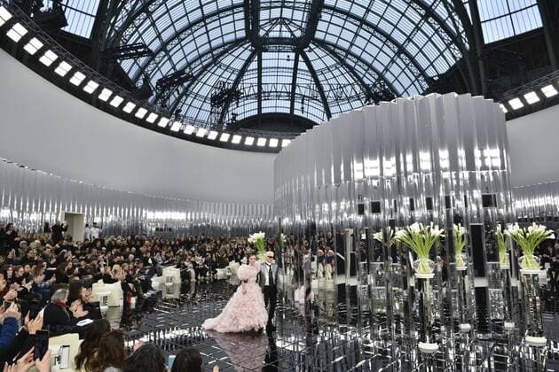 215020 Valentin Paoli Starface 2017-01-24 Paris France Defile Haute Couture Printemps ete 2017. Chanel Lagerfeld, Karl; Depp-Paradis, Lily Rose  Copyright: xValentinxPaolix xStarfacex STAR_215020_089