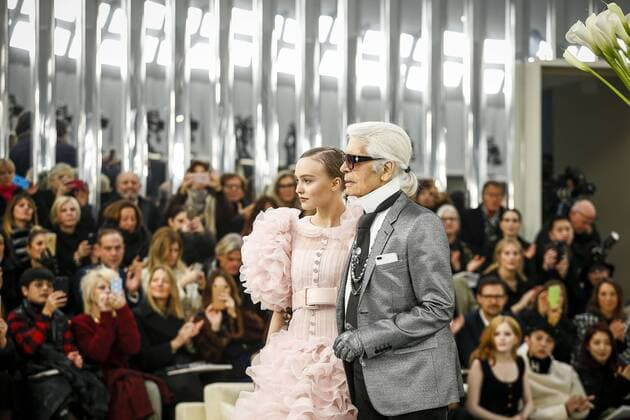 215021 Marineau Starface 2017-01-24 Paris France Paris Fashion week. Defile Haute Couture Printemps ete 2017. CHANEL. Paris Fashion week. Defile Haute Couture Spring Summer 2017. CHANEL. Chanel, Couture, spring-summer 2017 Paris, France Editorial use only Lagerfeld, Karl; Depp-Paradis, Lily Rose  Copyright: xMarineaux STAR_215021_075