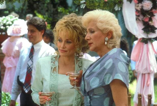 Jan. 17, 2006 - F9207.OLYMPIA DUKAKIS AND DOLLY PARTON IN STEEL MAGNOLIAS .SUPPLIED BY TV-FILM-STILL - ZUMAg49_ 20060117_gaf_g49_091 Copyright: xGlobexPhotosx