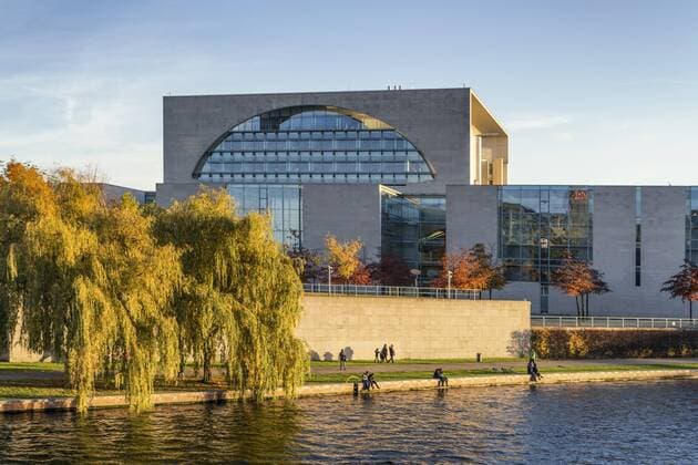 Bundeskanzleramt an der spree, Herbst, Berlin, Germany