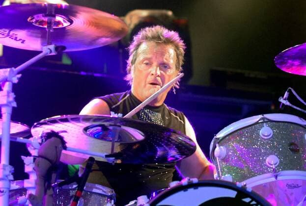 Feb. 9, 2006 - Oakland, CA, USA - Aerosmith s drummer Joey Kramer during their concert at the Oakland Arena in Oakland, California, on Wednesday, February 8, 2006. (Doug Duran Contra Costa Times KRT) - ZUMAm67_ 20060209_baf_m67_007 Copyright: xDougxDuranx