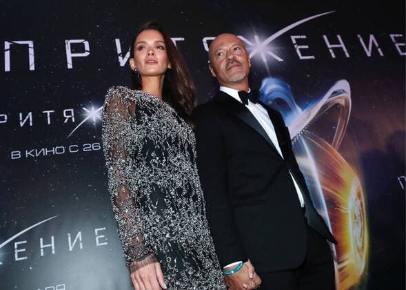 MOSCOW, RUSSIA - JANUARY 24, 2017: Russian actress Paulina Andreeva (L) and Russian film director Fyodor Bondarchuk attend the Moscow premiere of Bondarchuk s new science fiction drama film Attraction at the Karo 11 Oktyabr Cinema. Valery Sharifulin TASS  TS03EE2F