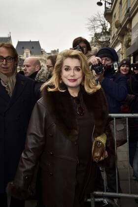 Catherine Deneuve CELEBRITES : Ankunft Modenschau - JP Gaultier - Paris - 25 01 2017 JBAutissier Panoramic 