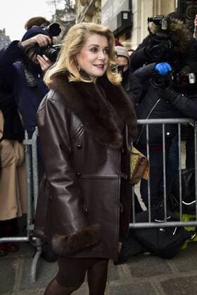 Catherine Deneuve CELEBRITES : Ankunft Modenschau - JP Gaultier - Paris - 25 01 2017 JBAutissier Panoramic 